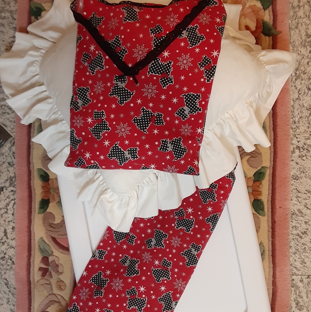 Lace trim pajama set